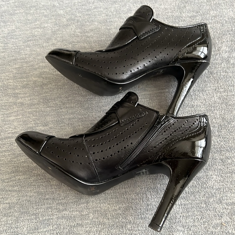 BCBGirls Cherie Black 4 In.‎ Heeled Boots Women 8M Leather Upper Perforated Zip - Picture 4 of 12